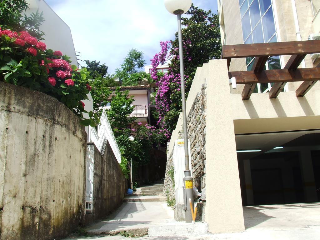 Sarap Apartments Budua Esterno foto